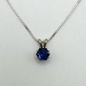 BEAUTIFUL 1ct Hexagon Cut Sapphire Necklace